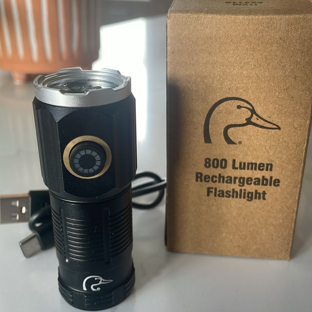 🦆Ducks Unlimited🦆 3” 800 Lumen Rechargeable Flashlight. New in Box. - Picture 4 of 7